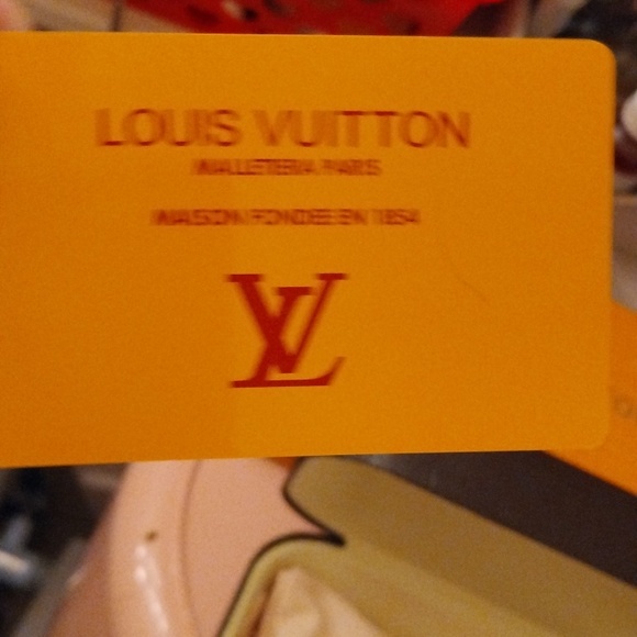 Authentic without tag attached new unisex Louis Vuitton sunglasses sunglasses. - Picture 5 of 6